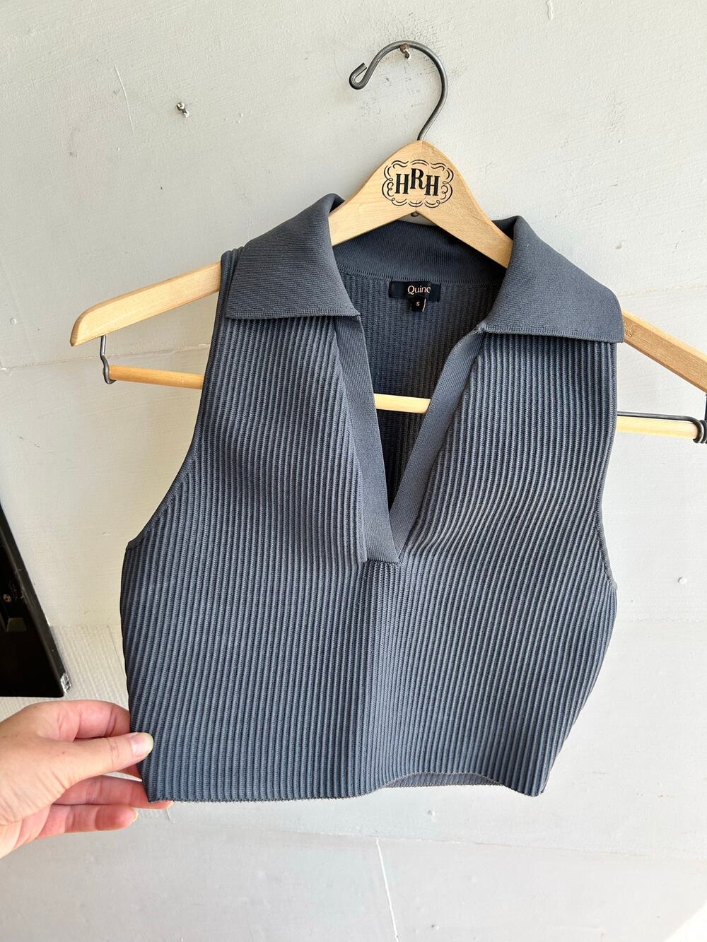 Women's Gray Quince Sz Small Collared Crop Top